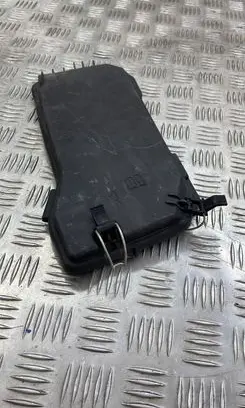 Mercedes-Benz C W204 Fuse box cover A2045400182