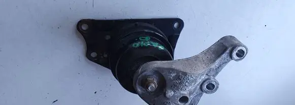 Skoda Rapid (NH) Engine mount bracket
