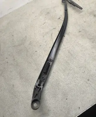 BMW 3 E90 E91 Front wiper blade arm 7805