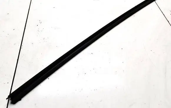 Hyundai Ioniq Front door glass trim molding 