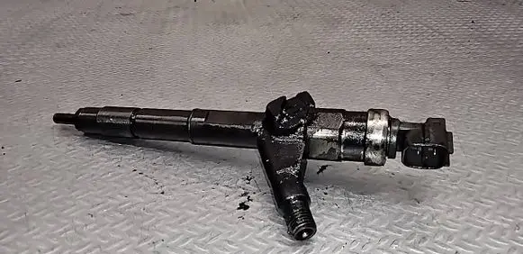 Nissan Primera Fuel injector 16600AU600