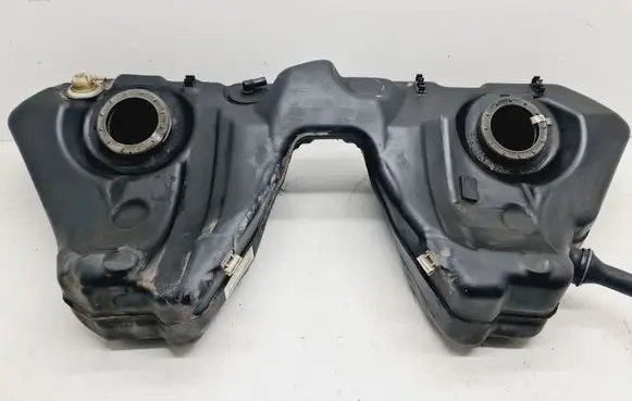 BMW 5 E60 E61 Fuel tank 6760722