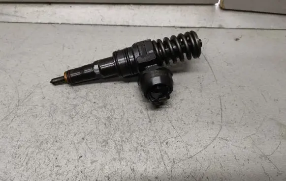 Audi A4 S4 B7 8E 8H Fuel injector 0414720230 038130073BH