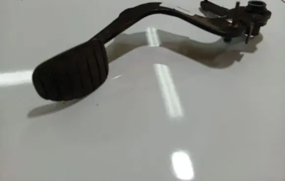 Renault Laguna III Clutch pedal 