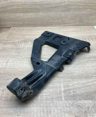 Audi A6 S6 C6 4F Front bumper mounting bracket 4F0807228