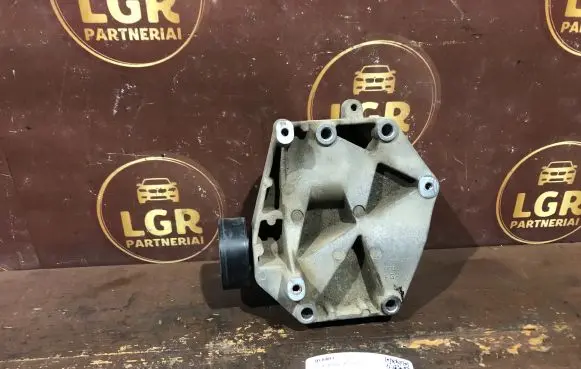 Opel Vectra C Generator/alternator bracket 55167675