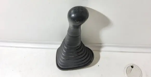 Chrysler Voyager Gear lever shifter trim leather/knob 63633C