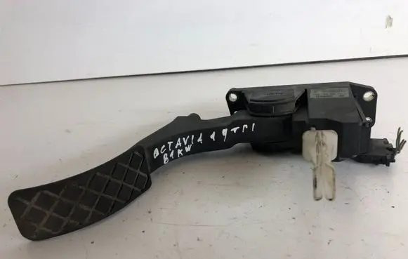 Skoda Octavia Mk1 (1U) Accelerator throttle pedal 0281002342
