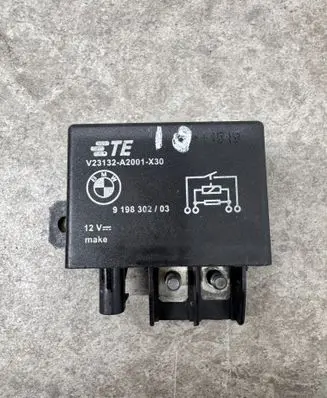 Coolant fan relay