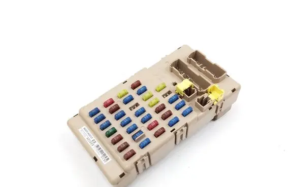 Subaru Legacy Fuse module 82201AG01022 82201AG010