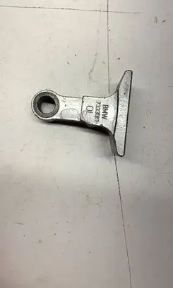 BMW M5 F90 Front door upper hinge 7333061 4583