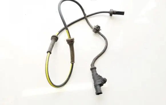Peugeot 107 ABS brake wheel speed sensor 0265007687