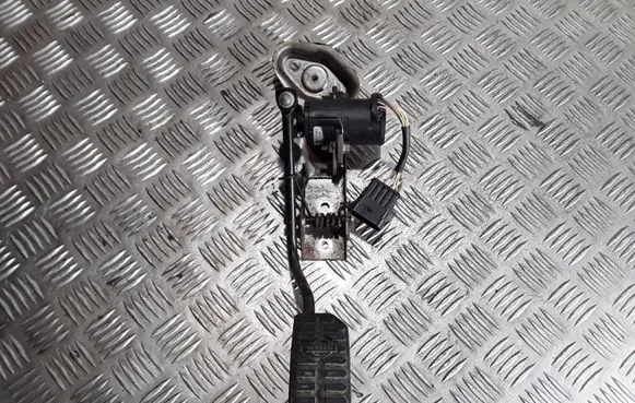 Nissan Almera N16 Accelerator throttle pedal 0281002425 184301195 189195M300