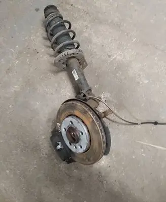 Volkswagen Polo V 6R Front wheel hub spindle knuckle