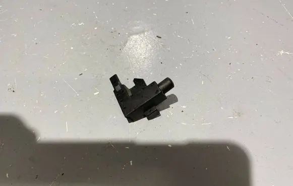 Skoda Octavia Mk2 (1Z) Hand parking brake sensor 1J0947561