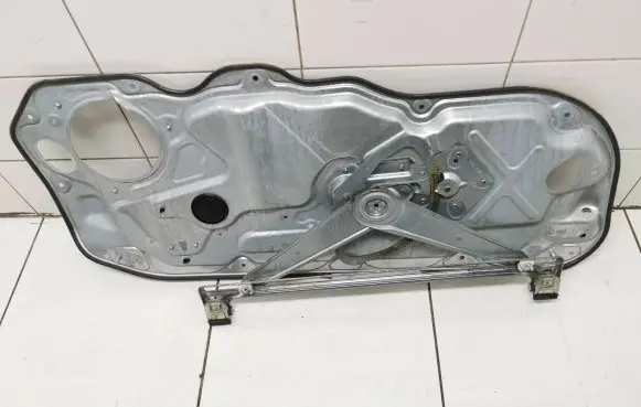 Volvo C30 Front window lifting mechanism without motor 983165102 998466105 8679979