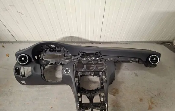 Mercedes-Benz C W205 Dashboard A2056800087 20140918S171 10100654