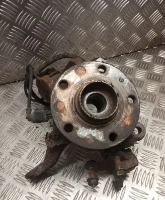 Volkswagen Golf Plus Front wheel hub