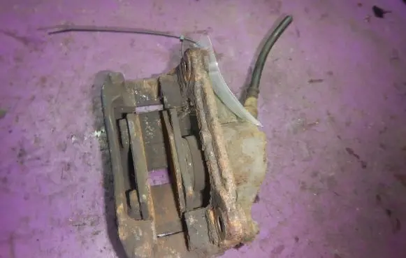 Renault Scenic II - Grand scenic II Front brake caliper