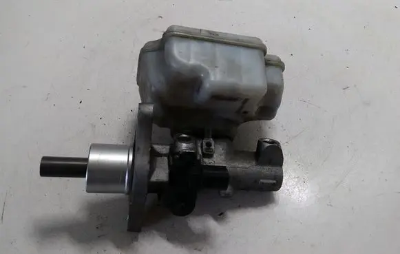 Volkswagen Caddy Master brake cylinder 1K1611301D 1K0945459A