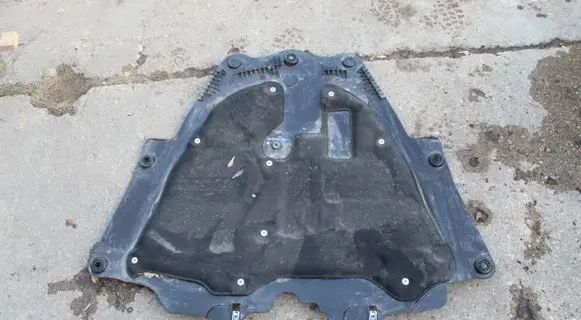 Dacia Sandero III Engine splash shield/under tray