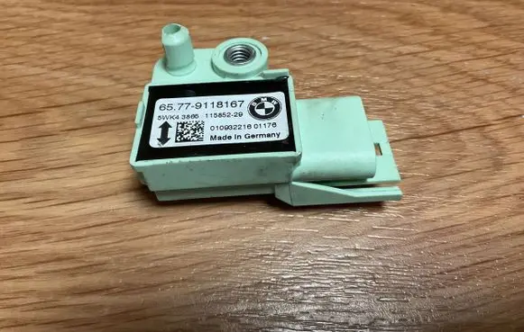 BMW 5 E60 E61 Airbag deployment crash/impact sensor 9118167 11585229 5WK43865