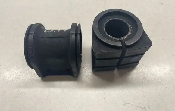 Mercedes-Benz Vito Viano W639 Sway bar bush bracket, front A6393231985 A6393230585 A6393231285