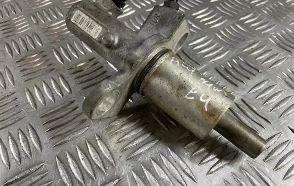 Audi A4 S4 B6 8E 8H Master brake cylinder 106221