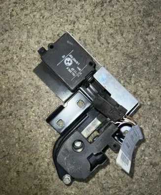 BMW 5 E39 Tailgate window lock/catch/latch 8360193 8120419