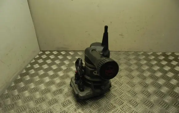 Citroen C4 I Picasso Power steering pump 9685051580