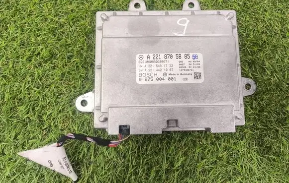 Mercedes-Benz S W221 Camera control unit module A2218705885 A2214421007 A2215451732