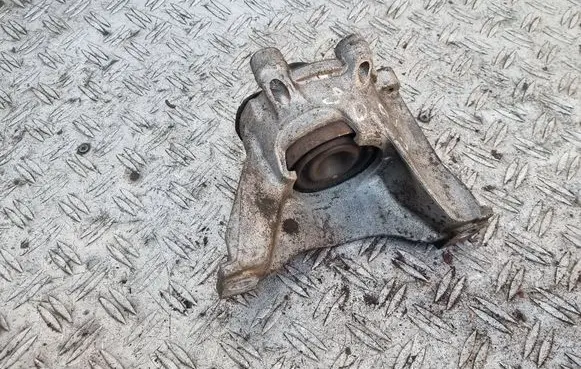 Honda CR-V Engine mount bracket 060921 PV090
