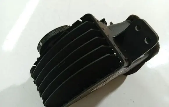 Toyota Corolla Verso AR10 Dash center air vent grill 5565064010