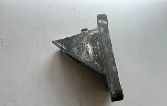 BMW 7 E65 E66 Engine mounting bracket 2416810