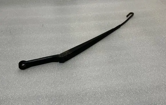 Front wiper blade arm