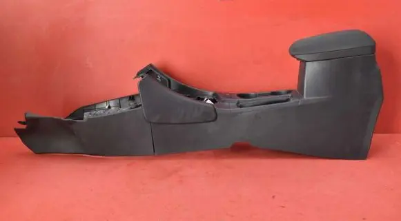 Toyota Auris E180 Center console