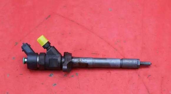 Ford Focus C-MAX Fuel injector 0445110239