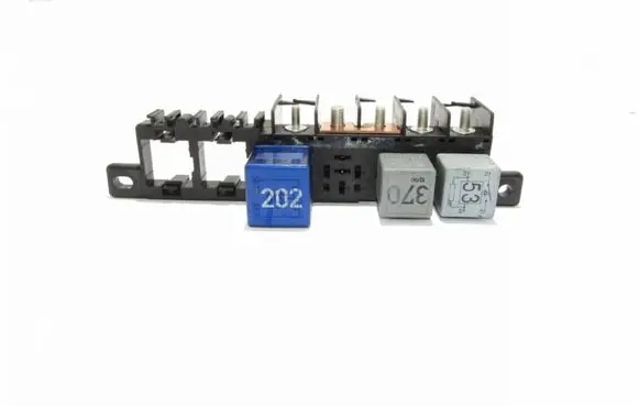 Volkswagen PASSAT B5 Fuse module 8L0941822A