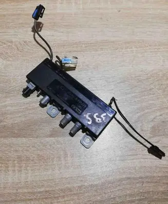 BMW 7 E38 Aerial antenna amplifier 8352774