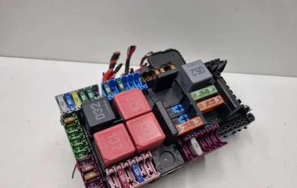 Mercedes-Benz C W205 Fuse module A2059068501 2059068501