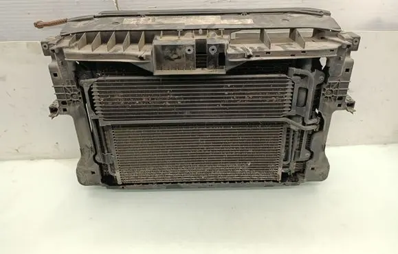 Volkswagen Tiguan Radiator set 5N0121253L