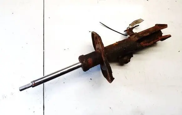 Toyota Auris 150 Front shock absorber/damper