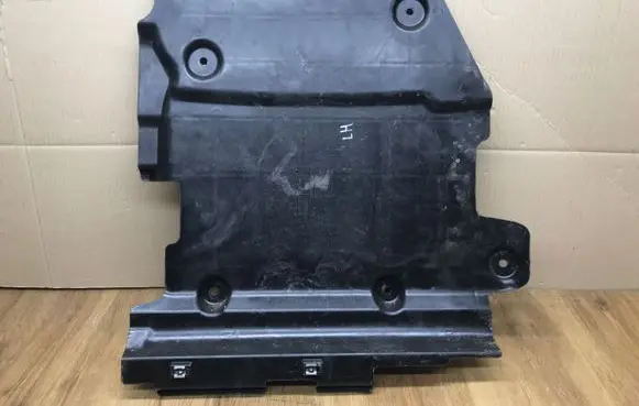 Mercedes-Benz GLE (W166 - C292) Dashboard lower bottom trim panel A1666809603