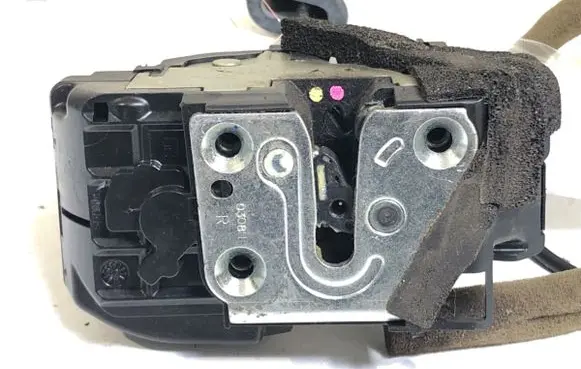 Renault Koleos I Front door lock
