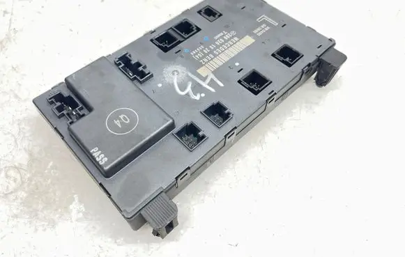 Mercedes-Benz CLK A209 C209 Door control unit/module 2098201926