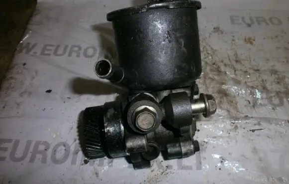 Mazda 626 Power steering pump GJ2B3265XA