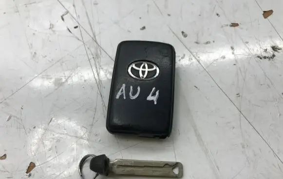 Toyota Auris 150 Ignition key/card 899040D030 6951552110