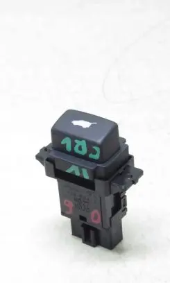 Honda CR-V Tailgate opening switch 