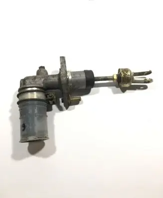 Suzuki Grand Vitara I Clutch master cylinder 