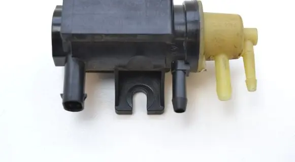 Mercedes-Benz E W212 Turbo solenoid valve A0091533128